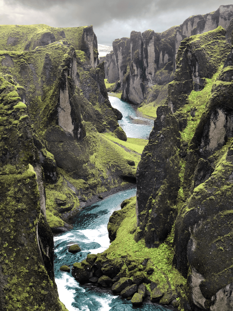 Fjadrargljufur Canyon Island