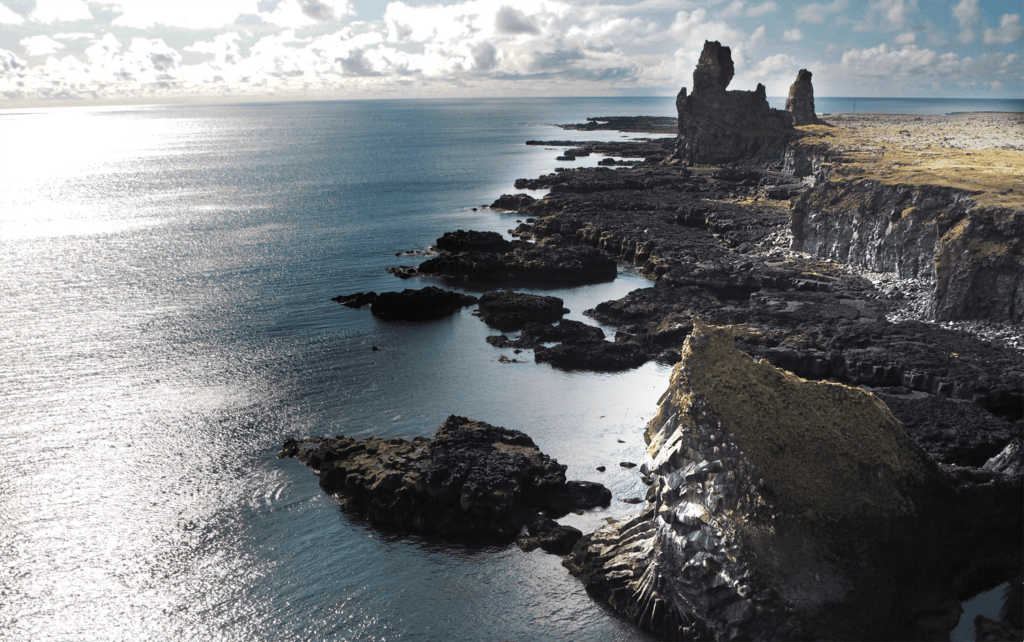 Island Roadtrip - Lóndrangar Felsen