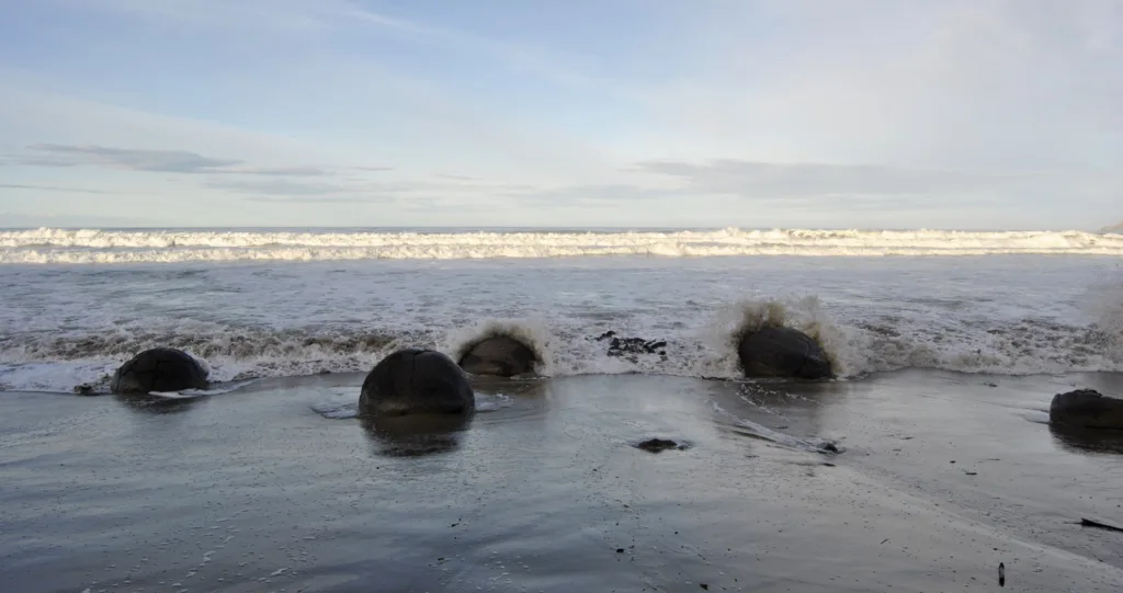 Einzigartige Dinge, die es nur in Neuseeland gibt - Moeraki Boulders